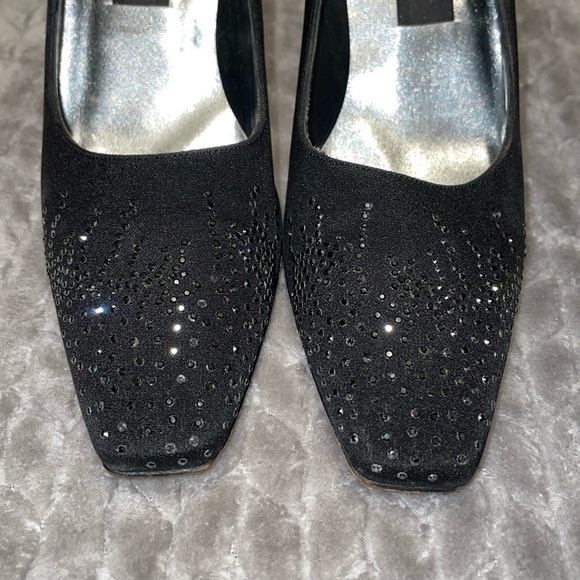 STUART WEITZMAN Black Satin Rhinestone Accents Heels Pumps Sz 6.5. - Picture 4 of 12